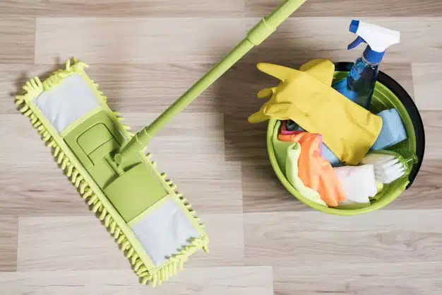 top-view-mop-with-cleaning
