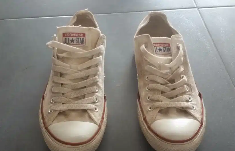 Converse chuck taylors before cleaning