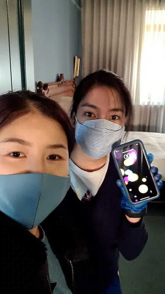 maidforyou cleaning teams wearing masks and gloves