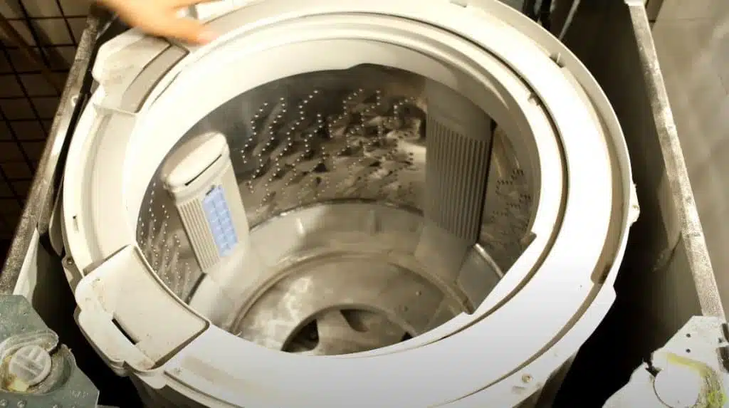 cleaning the inside of a top loader washing machine