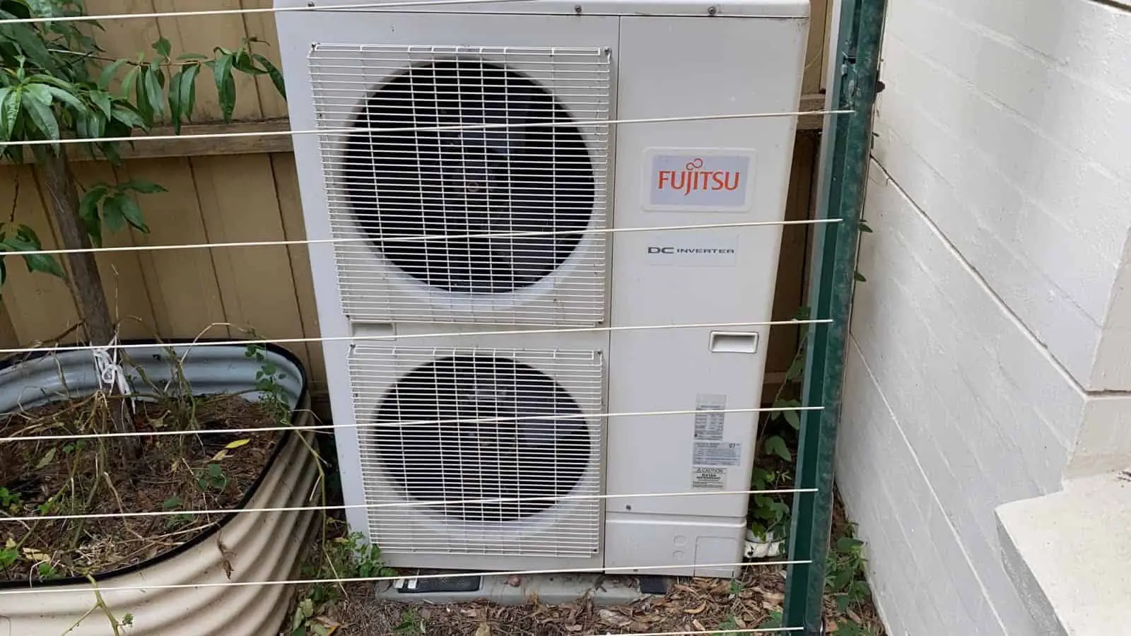 outdoor fujitsu air conditioning unit